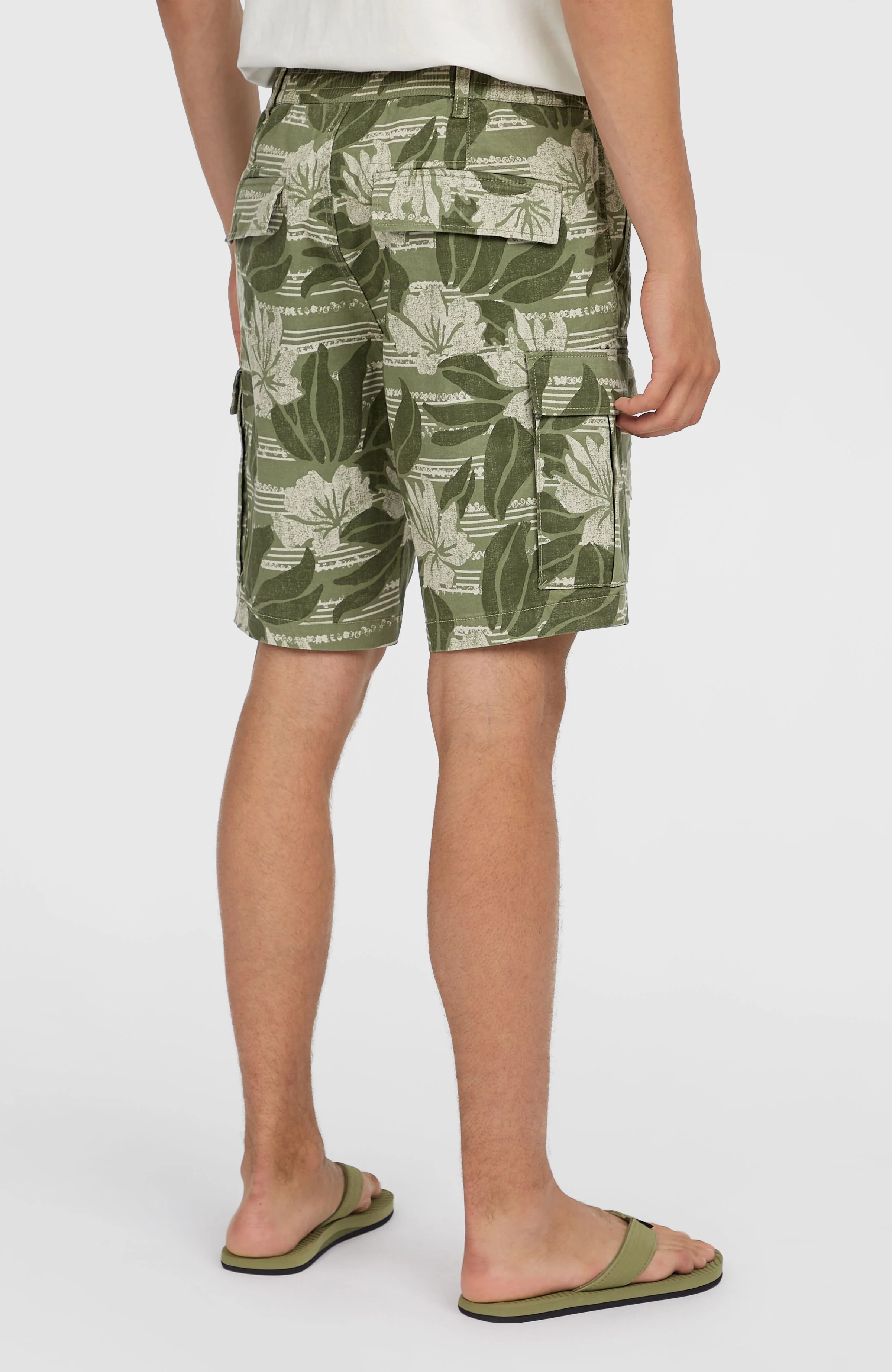 Essentials Cargo-Shorts | Green Tonal Dusty Flower - Image 4